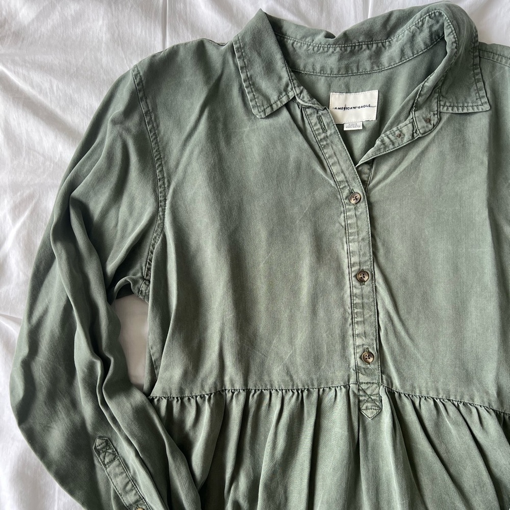 American Eagle Peplum Button Down Size Large